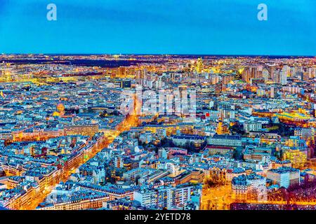 Vue depuis la tour Montparnasse sur le magnifique Paris au début du printemps. Banque D'Images