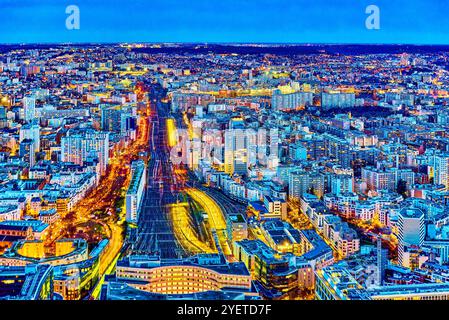 Vue depuis la tour Montparnasse sur le magnifique Paris au début du printemps. Banque D'Images