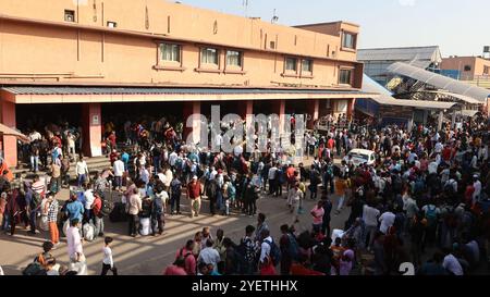 Gare d'Ahmedabad, Gujarat, Inde Banque D'Images