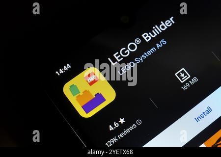 1er novembre 2024, Brésil. Dans cette illustration photo, le logo de l'application Lego Builder est affiché sur l'écran d'un smartphone Banque D'Images