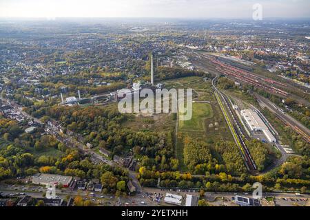 Luftbild, ehemaliges Uniper-Kraftwerk Shamrock, Freifläche und Baustelle, ehemaliges Bergwerkgelände General Blumenthal, rechts Güterbahnhof und Hauptbahnhof, Wanne-Süd, Herne, Ruhrgebiet, Rhénanie-du-Nord-Westphalie, Deutschland ACHTUNGxMINDESTHONORARx60xEURO *** vue aérienne, ancienne centrale Uniper Shamrock, espace ouvert et chantier, ancienne mine General Blumenthal, gare de fret et gare ferroviaire principale à droite, Wanne Süd, Herne, région de la Ruhr, Rhénanie du Nord-Westphalie, Allemagne ATTENTIONxMINDESTHONORARx60xEURO Banque D'Images