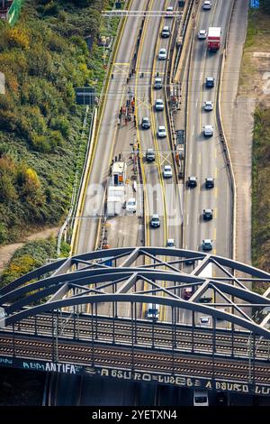 Luftbild, Großbaustelle Autobahnkreuz Herne, Stau auf der Autobahn A43 an der Eisenbahnbrücke, Baukau-West, Herne, Ruhrgebiet, Rhénanie-du-Nord-Westphalie, Deutschland ACHTUNGxMINDESTHONORARx60xEURO *** vue aérienne, grand chantier à l'échangeur de Herne, embouteillage sur l'autoroute A43 au pont ferroviaire, Baukau Ouest, Herne, région de la Ruhr, Rhénanie du Nord-Westphalie, Allemagne ATTENTIONxMINDESTHONORARx60xEURO Banque D'Images