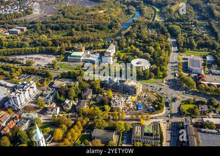 Luftbild, Sporthalle im Stadtpark Rundsporthalle mit Ringhotel am Stadtpark, Hansesaal und Heinz-Hilpert-Theater, Baustelle mit Neubau quartier Langestraße 100 zwischen Lange Straße und Kurt-Schumacher-Straße, hinten der Fluss Lippe, Lünen, Ruhrgebiet, Nordrhein-Westfalen Langestraße 100 Straße Straße Lünen Banque D'Images