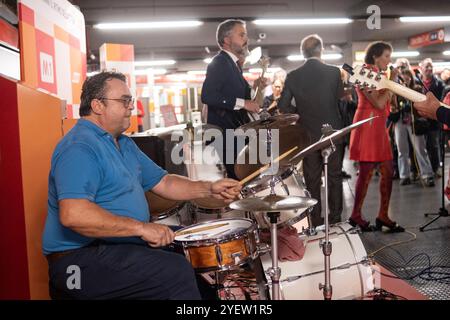 Milan, Italie. 03 mars 2024. M1 San Babila. Anniversario dei 60 anni della linea M1 - Cronaca - Milano, Italia - Venerd&#xec ; 1 novembre 2024(Foto Alessandro Cimma/Lapresse) M1 San Babila. Anniversaire des 60 ans de la ligne M1 - chronique - Milan, Italie - vendredi 1 novembre 2024 (photo Alessandro Cimma/Lapresse) crédit : LaPresse/Alamy Live News Banque D'Images