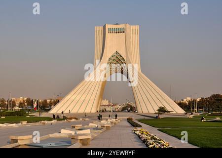 Iran. Téhéran. La tour Azadi ou King Memorial Tower Banque D'Images