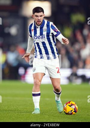 Alex Mowatt de West Bromwich Albion en action lors du Sky Bet Championship match à Kenilworth Road, Luton. Date de la photo : vendredi 1er novembre 2024. Banque D'Images