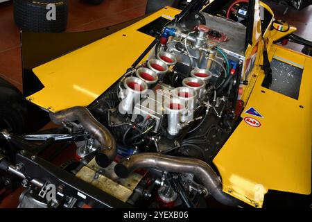 Scarperia, Italie - 12 octobre 2024 : détail de Merzario F1A3 de l'année 1979 dans la boîte lors de la séance d'essais au Mugello circuit. Banque D'Images