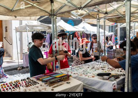 Buenos Aires, Argentine - Jan28, 2924 - Feria de San Telmo, ou la foire a ou marché de San Telmo qui a lieu le dimanche à Buenos Aires, Argentine Banque D'Images