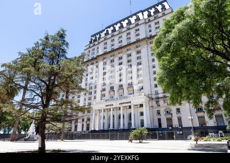 Façade du bâtiment Libertador, Buenos Aires, Argentine. Siège du Ministère de la Défense. Banque D'Images