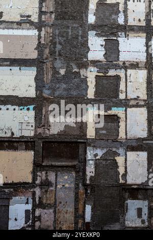 Mur de bâtiment démoli. Déconstruction du bâtiment. Scène de ruine. Concept de destruction. Banque D'Images