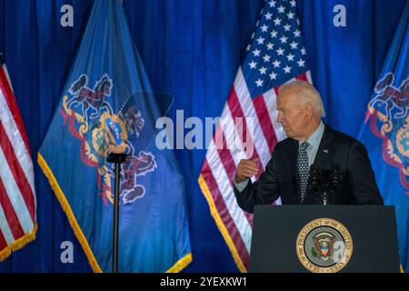 Philadelphie, États-Unis. 01 novembre 2024. Le président Biden prononce un discours sur le soutien historique de son administration aux syndicats à Philadelphie, en Pennsylvanie, le vendredi 1er novembre 2024. Photo de David Muse/UPI crédit : UPI/Alamy Live News Banque D'Images