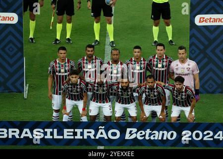 Rio de Janeiro, Brésil. 01 novembre 2024. Thiago Silva, Thiago Santos, Keno, Kaua Elias, Paulo Henrique Ganso, gardien de but, Fabio, Diogo Barbosa, Jhon Arias, Samuel Xavier, Lima et Matheus Martinelli de Fluminense posent pour l'équipe photo avant le match entre Fluminense et Gremio, pour la Serie A 2024 brésilienne, au stade Maracana, à Rio de Janeiro, le 1er novembre. Photo : Nadine Freitas/DiaEsportivo/Alamy Live News crédit : DiaEsportivo/Alamy Live News Banque D'Images