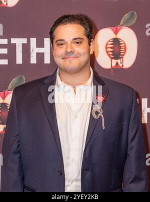 New York, États-Unis. 31 octobre 2024. Michael Doliner assiste à la soirée d'ouverture Off-Broadway pour la comédie musicale « Teeth » au New World stages Theatre de New York le 31 octobre 2024. (Photo de Lev Radin/Sipa USA) crédit : Sipa USA/Alamy Live News Banque D'Images