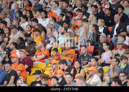 Brisbane, Australie. 01 novembre 2024. Brisbane, Australie, 1er novembre 2024 : des supporters de Brisbane sont vus lors du match de la Ligue Ute A D'Isuzu entre Brisbane Roar et Sydney FC au Suncorp Stadium de Brisbane, Australie Matthew Starling (Promediapix/SPP) crédit : SPP Sport Press photo. /Alamy Live News Banque D'Images