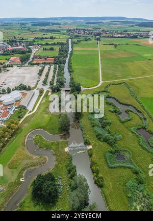 Ausblick auf Gunzenhausen, zentrale Stadt im Fränkischen Seenland, im Sommer Sommer an der Altmühl BEI Gunzenhausen im Fränkischen Seenland Gunzenhaus Banque D'Images