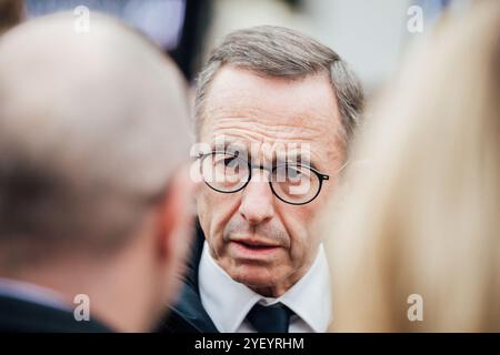 Rennes, France. 01 novembre 2024. Le ministre français de l’intérieur Bruno Retailleau photographié lors d’une visite consacrée au trafic de drogue dans le quartier de Maurepas à Rennes, dans l’ouest de la France, le 1er novembre 2024. Photo de Yannick Billioux/ABACAPRESS. COM Credit : Abaca Press/Alamy Live News Banque D'Images