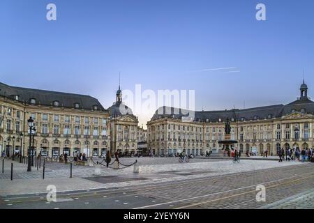 Bâtiments sur la place de la Bourse est l'un des sites les plus reconnaissables de la ville, Bordeaux, France, Europe Banque D'Images