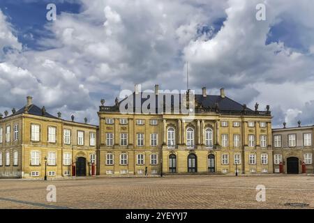 Amalienborg est la maison d'hiver de la famille royale danoise, et est situé à Copenhague, Danemark, Europe Banque D'Images