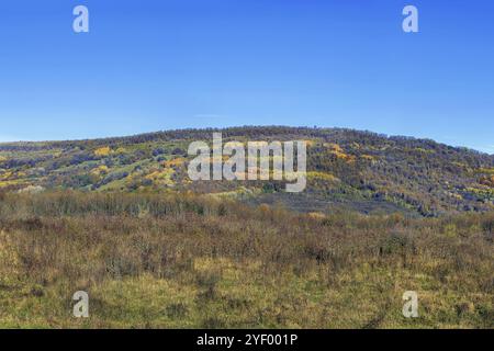 Montagnes boisées à Adygea en automne, Russie, Europe Banque D'Images