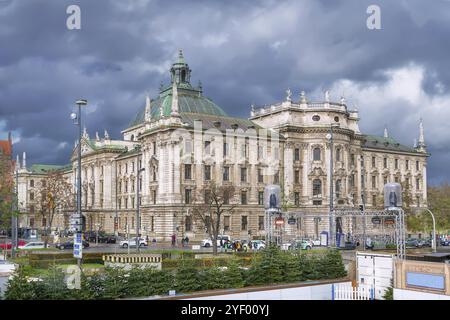 Bâtiment du ministère bavarois de la Justice à Munich (Justizpalast), Allemagne, Europe Banque D'Images