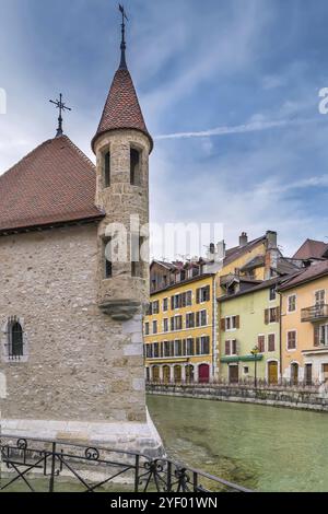 Palais de l'Ile est une ancienne maison fortifiée datant du 12ème siècle à Annecy, France, Europe Banque D'Images