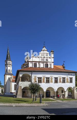 Basilique de produits James et Old Town Hall dans le centre-ville de Levoca, Slovaquie, Europe Banque D'Images