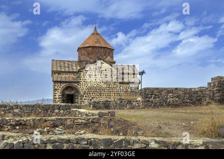 Sevanavank est un complexe monastique situé sur une péninsule sur la rive nord-ouest du lac Sevan, Arménie, Asie Banque D'Images