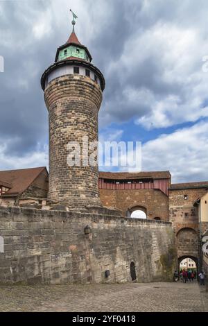 Tour Sinwell (Tour Sinwell) dans le château de Nuremberg, Allemagne, Europe Banque D'Images