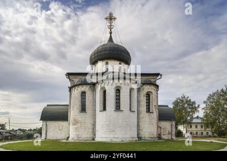 La cathédrale Saint-Georges a été construite entre 1230 et 1234 à Iouryev-Polsky Banque D'Images