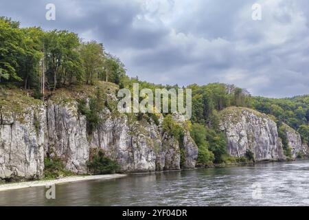 Rives rocheuses du Danube près de Kelheim, Allemagne, Europe Banque D'Images