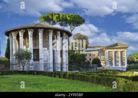 Temple d'Hercule Victor (Hercule le gagnant) est un édifice ancien situé dans la zone du Forum Boarium près du Tibre à Rome, Italie, Euro Banque D'Images