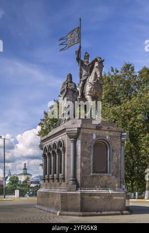 Monument au prince Vladimir et au moine Fyodor au parc Pouchkine à Vladimir Banque D'Images