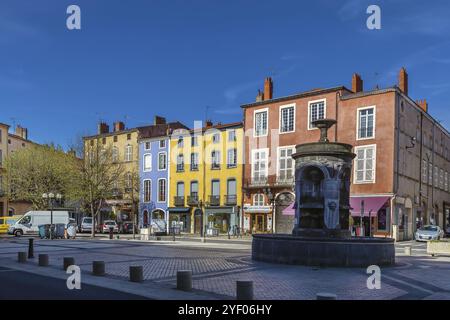 Place dans le centre-ville d'Issoire, France, Europe Banque D'Images
