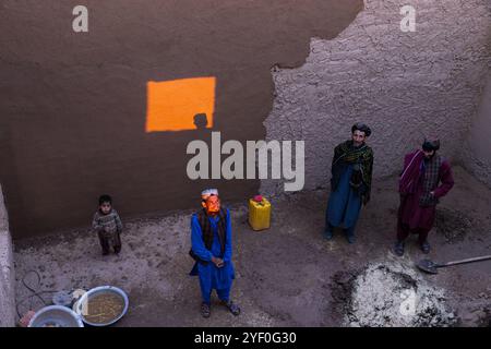 Vie quotidienne des personnes et des enfants dans le camp de PDI, province de Herat, Afghanistan Banque D'Images