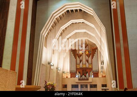 L'intérieur historique et l'orgue à pipe de l'Oratoire Saint-Joseph du Mont-Royal à Montréal Canada par une journée ensoleillée. Banque D'Images