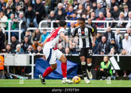 Newcastle upon Tyne, Royaume-Uni. 27 octobre 2024. Newcastle upon Tyne, Angleterre - 2 novembre : Joe Willock de Newcastle United lors du match de premier League 2024/25 entre Newcastle United FC et Arsenal FC à St James Park le 2 novembre 2024 à Newcastle upon Tyne, Angleterre. (Richard Callis/SPP) crédit : photo de presse sportive SPP. /Alamy Live News Banque D'Images