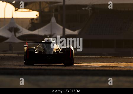 Lors des 8 heures de Bahreïn 2024, 8ème manche du Championnat du monde d'Endurance FIA 2024, du 31 octobre au 2 novembre 2024 sur le circuit international de Bahreïn à Sakhir, Bahreïn Banque D'Images