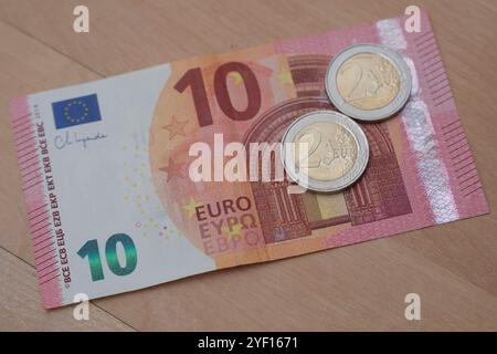 Symbolfoto zur Einführung eines Mindestlohns von 14 Euro *** photo symbolique de l'introduction d'un salaire minimum de 14 euros Nordrhein-Westfalen Deutschland, Allemagne GMS17965 Banque D'Images