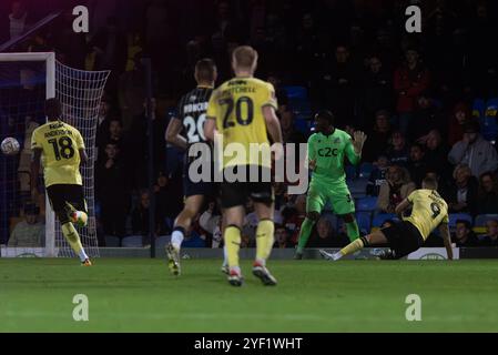 Roots Hall, Southend on Sea, Essex, Royaume-Uni. 2 novembre 2024. L'équipe de la Ligue nationale Southend Utd a accueilli League One Side Charlton Athletic au premier tour de la FA Cup alors que leur saison sous de nouveaux propriétaires se poursuit. Le match a terminé 4-3 contre Charlton après un temps supplémentaire. Gassan Ahadme Yahyai marquant le but gagnant pour Charlton en temps de blessure du temps supplémentaire, à 120'+1 Banque D'Images