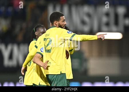 Sittard, pays-Bas. 02 novembre 2024. SITTARD, 02-11-2024, Fortuna Sittard Stadium, Eredivisie néerlandaise, saison de football 2024/2025. Fortuna Sittard - SC Heerenveen. Le joueur de Fortuna Sittard Loreintz Rosier célèbre le 3-0 crédit : Pro Shots/Alamy Live News Banque D'Images