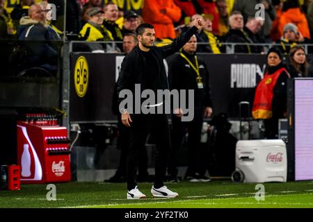 Dortmund, Allemagne. 02 novembre 2024. DORTMUND, ALLEMAGNE - 2 NOVEMBRE : Nuri Sahin, entraîneur-chef du Borussia Dortmund, fait un geste lors du match de Bundesliga entre le Borussia Dortmund et le RB Leipzig au signal Iduna Park le 2 novembre 2024 à Dortmund, Allemagne. (Photo de René Nijhuis/MB Media) crédit : MB Media solutions/Alamy Live News Banque D'Images