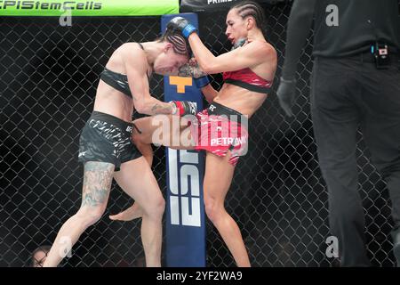 Edmonton, Alberta, Canada. 2 novembre 2024. Ivana Petrovic affronte Jamey-Lyn Horth dans son combat poids volant féminin lors de l'événement UFC FIGHT NIGHT EDMONTON à Rogers place le 2 novembre 2024 à Edmonton, Canada. (Photo de Marcelo Woo/PxImages) (crédit image : © Marcelo Woo/PX Imagens via ZUMA Press Wire) USAGE ÉDITORIAL SEULEMENT! Non destiné à UN USAGE commercial ! Banque D'Images