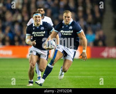 Série automne : Écosse v, Fidji. 02 novembre 2024. Aile écossaise, Duhan van der Merwe. En plein vol alors que l'Écosse affronte les Fidji dans leur premier match de la série d'automne au Scottish Gas Murrayfield, Édimbourg, Royaume-Uni crédit : Ian Jacobs/Alamy Live News Banque D'Images