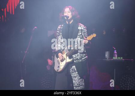 TAIPEI, CHINE - , 2 NOVEMBRE 2024 - les chanteurs assistent au 15ème Golden Music Creative Awards à Taipei, province de Taiwan, Chine, le soir du 2 novembre, Banque D'Images