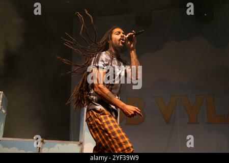 Manchester, Angleterre, 2 novembre 2024. Bob Vylan en tête d'affiche de la Manchester Academy lors de leur humble as the Sun UK Tour. Crédit : Izzy Clayton/Alamy Live News Banque D'Images