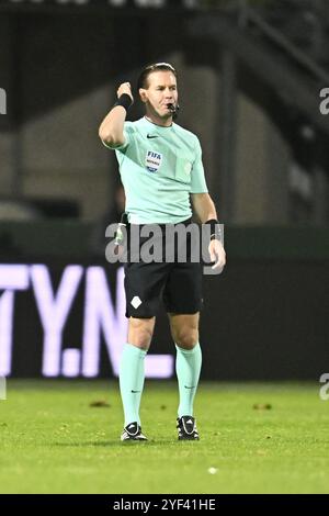 Sittard, pays-Bas. 02 novembre 2024. SITTARD, 02-11-2024, Fortuna Sittard Stadium, Eredivisie néerlandaise, saison de football 2024/2025. Fortuna Sittard - SC Heerenveen. Fin du match par l'arbitre Dann Makkelie crédit : Pro Shots/Alamy Live News Banque D'Images