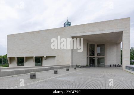 Luxembourg ville, Luxembourg - vue sur le Musée d'Art moderne Grand-Duc Jean construit sur le site de l'ancien Fort Thüngen entre 1999 et 2006. Banque D'Images