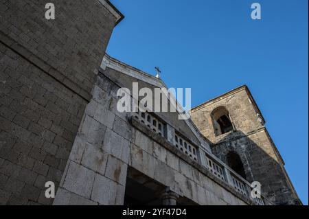 La cathédrale de San Clemente est le lieu de culte principal dans la ville de Teano, en Campanie, et le siège du diocèse de Teano-Calvi Banque D'Images