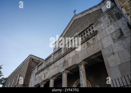 La cathédrale de San Clemente est le lieu de culte principal dans la ville de Teano, en Campanie, et le siège du diocèse de Teano-Calvi Banque D'Images