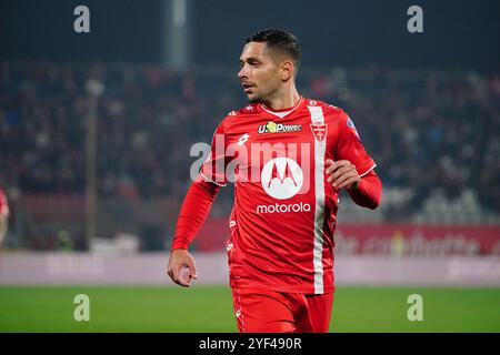 Monza, Italie. 2 Nov 2024. Gianluca Caprari (AC Monza) lors du championnat italien Serie A match de football entre AC Monza et AC Milan le 2 novembre 2024 au stade U-Power de Monza, en Italie. Crédit : Luca Rossini/E-Mage/Alamy Live News Banque D'Images